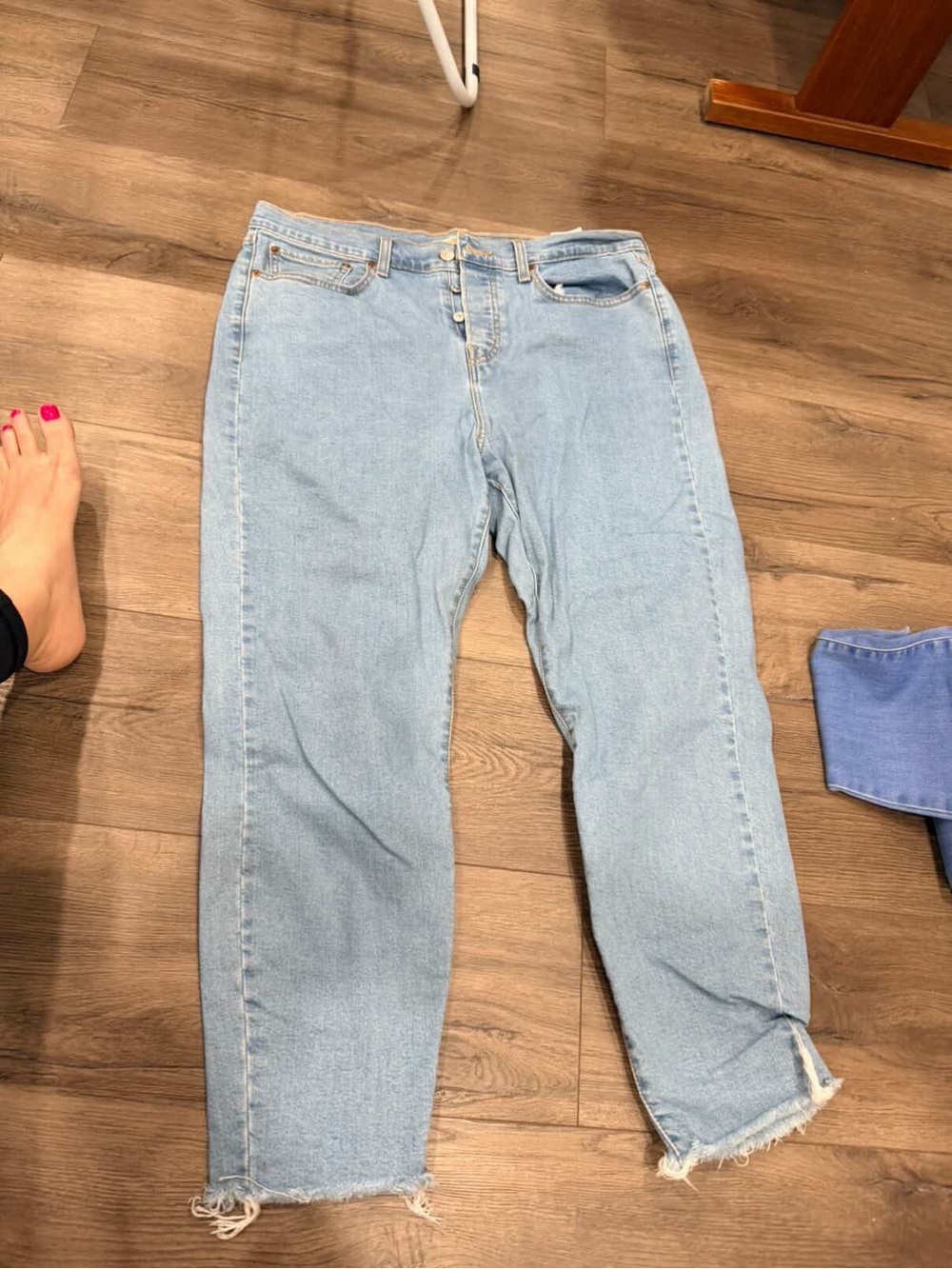 Levi’s Light Blue High-Rise Women’s Straight-Leg Jeans